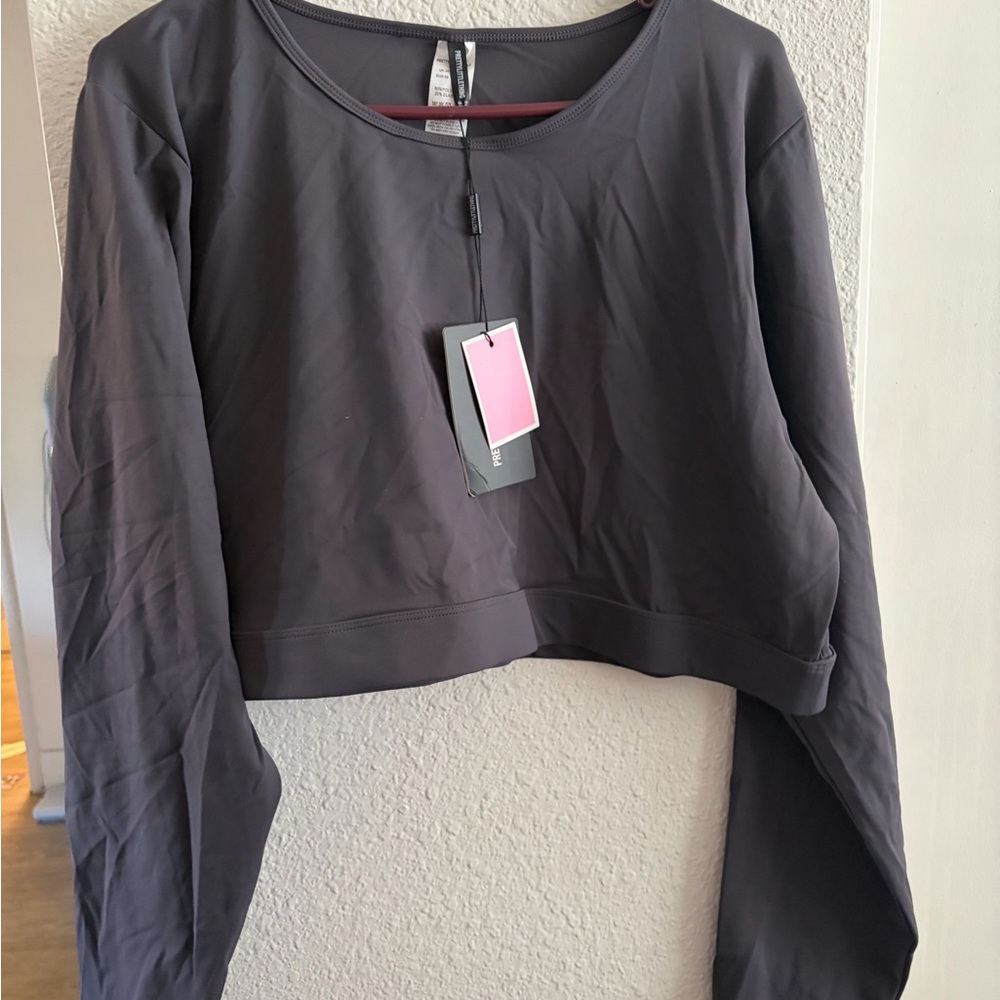 PrettyLittleThing Charcoal Cropped Long Sleeve Sports Top 26W